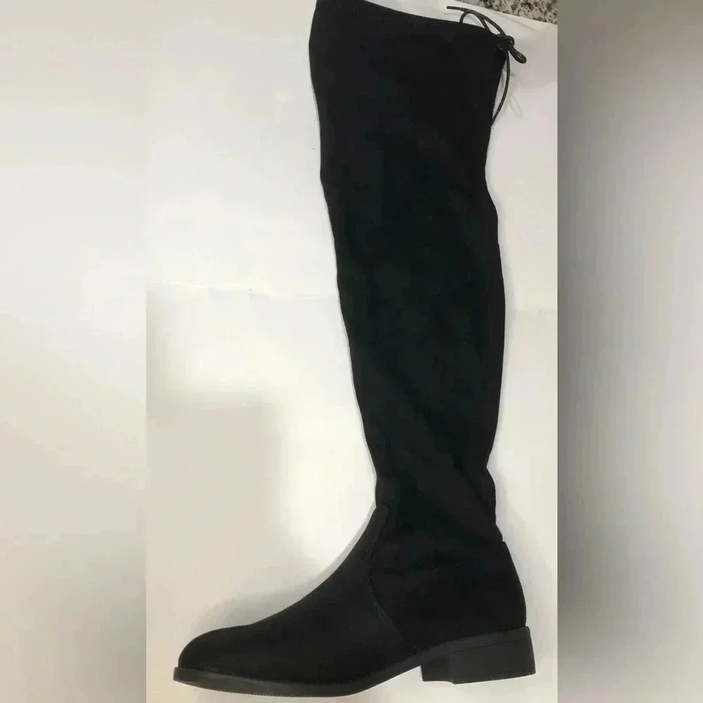 Over the knee stretch boots